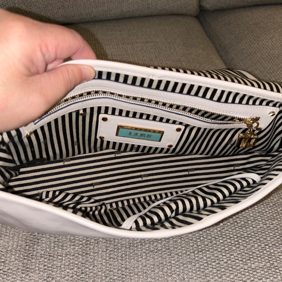 L.A.M.B white leather and navy handbag - Picture 6 of 7